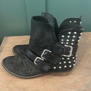 Beautiful suede studded dolce vita boots!